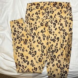 Fabletics pepped print active leggings